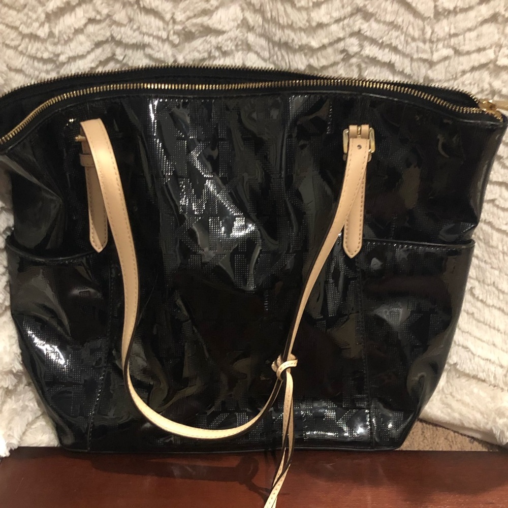 Michael Kors Tote (Patent leather)